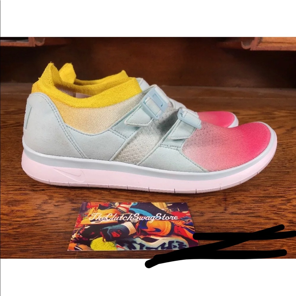 NEW Nike Air Sockracer Flyknit Multi-Color Runner - Picture 2 of 5
